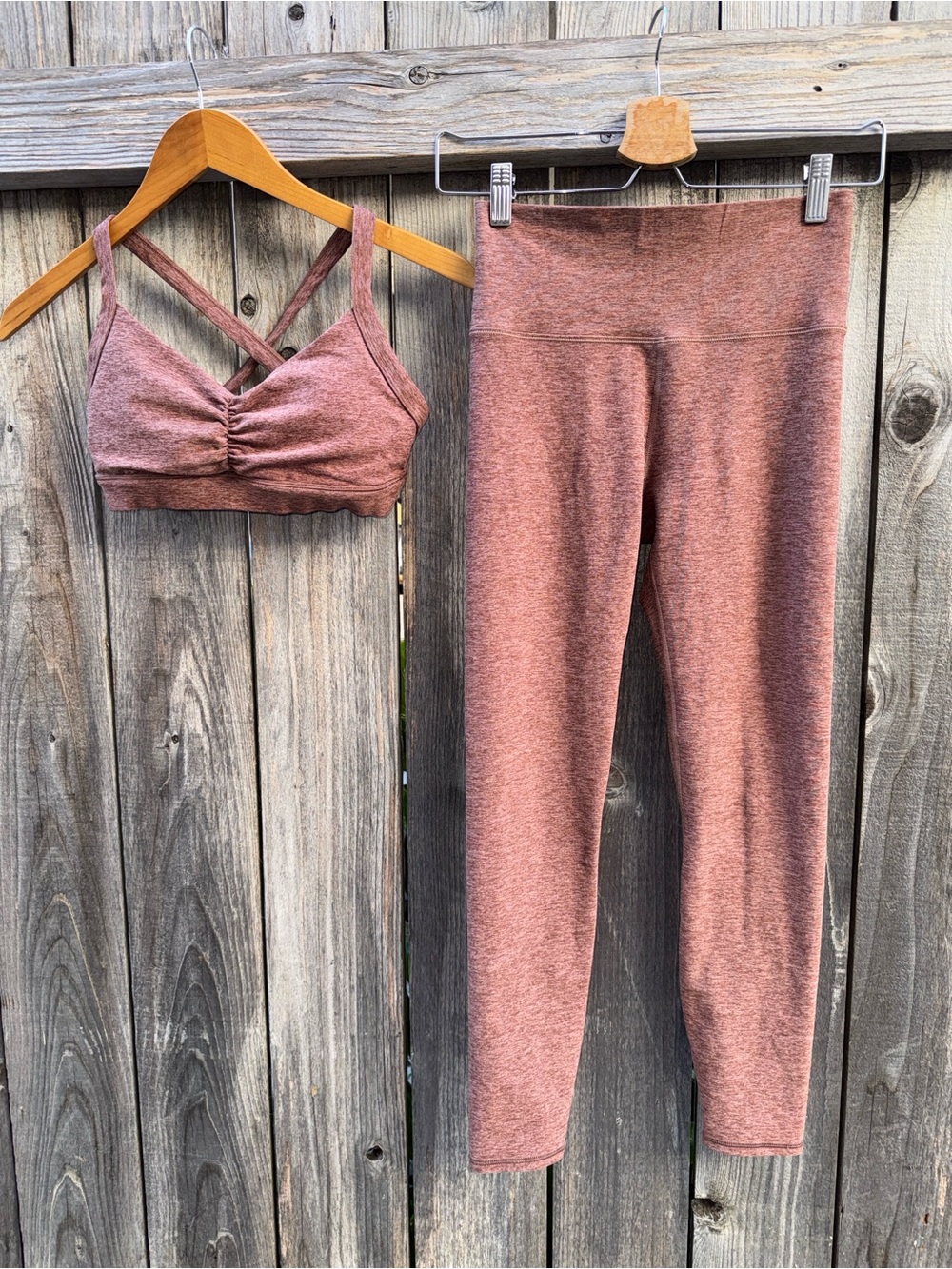 Vuori Clean Elevation Legging & Vuori Elevation Ruched Bra Size Small